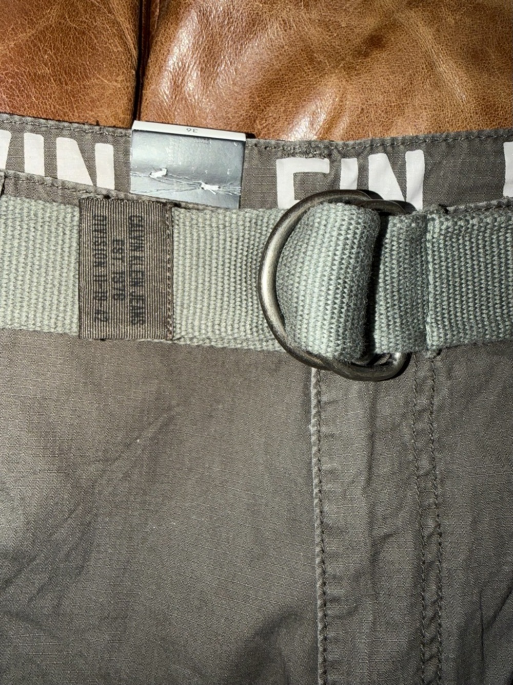 NWT Calvin Klein Jeans Cargo Shorts with Belt - Picture 3 of 10